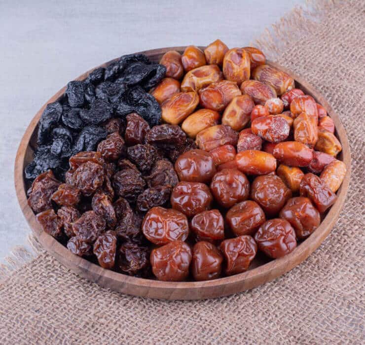 مقایسه کامل انواع خرمای ایرانی از جمله پیارم، مضافتی، زاهدی، کبکاب، ربی، شاهانی و خاصویی. بررسی ویژگی‌ها، طعم، ماندگاری، کاربرد و بهترین گزینه برای خرید عمده و صادرات.